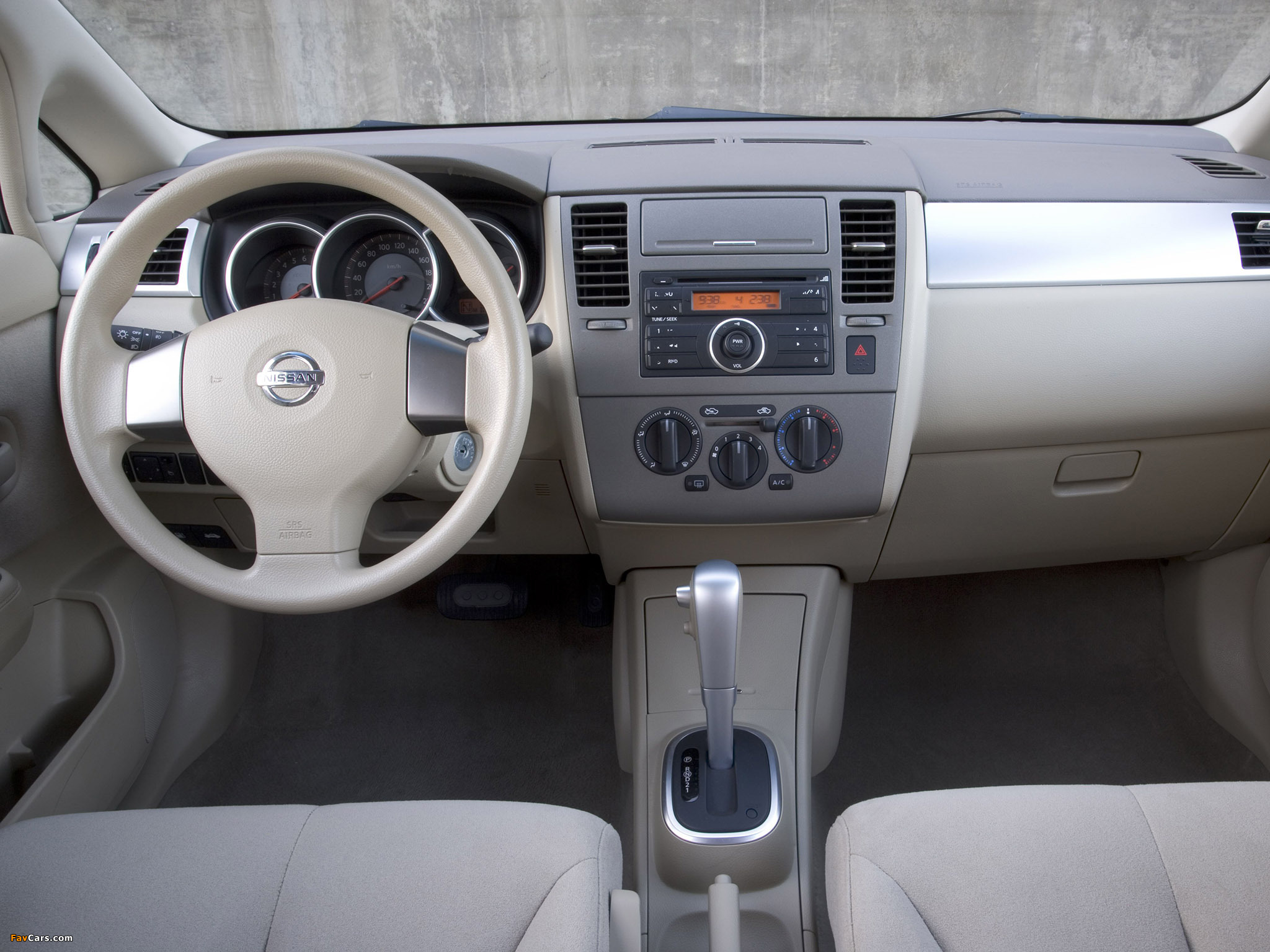 Images of Nissan Versa Hatchback 2006–09 (2048 x 1536)