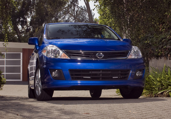 Images of Nissan Versa Hatchback 2009