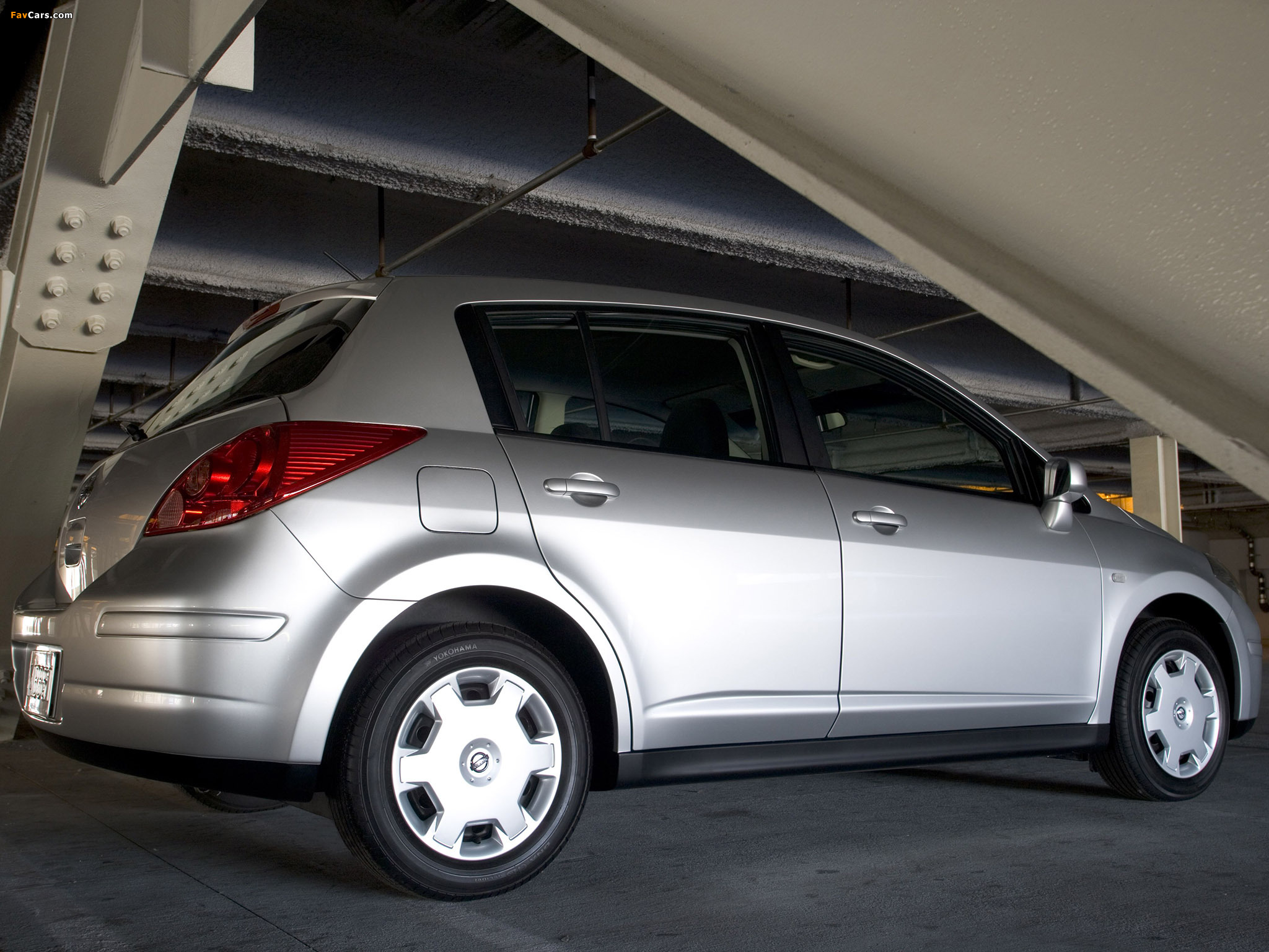Nissan Versa Hatchback 2006–09 images (2048 x 1536)