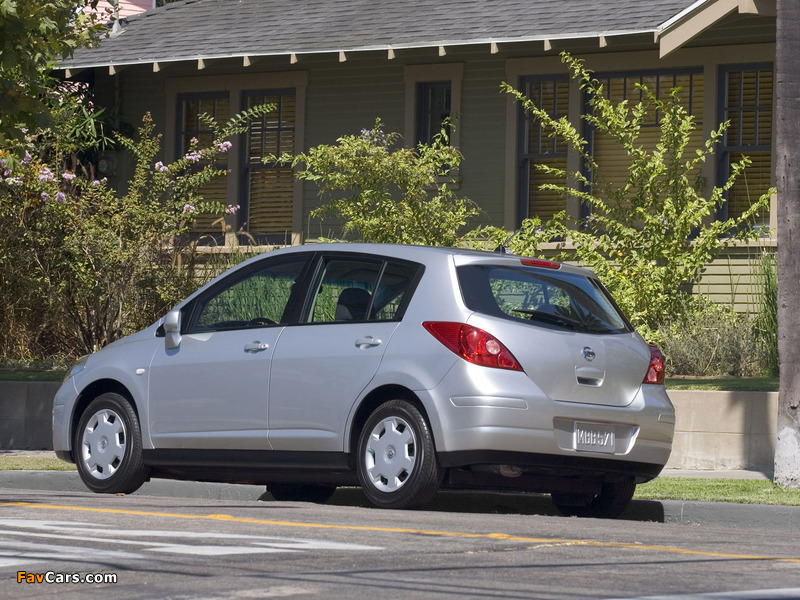 Nissan Versa Hatchback 2006–09 photos (800 x 600)