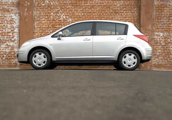 Nissan Versa Hatchback 2006–09 wallpapers