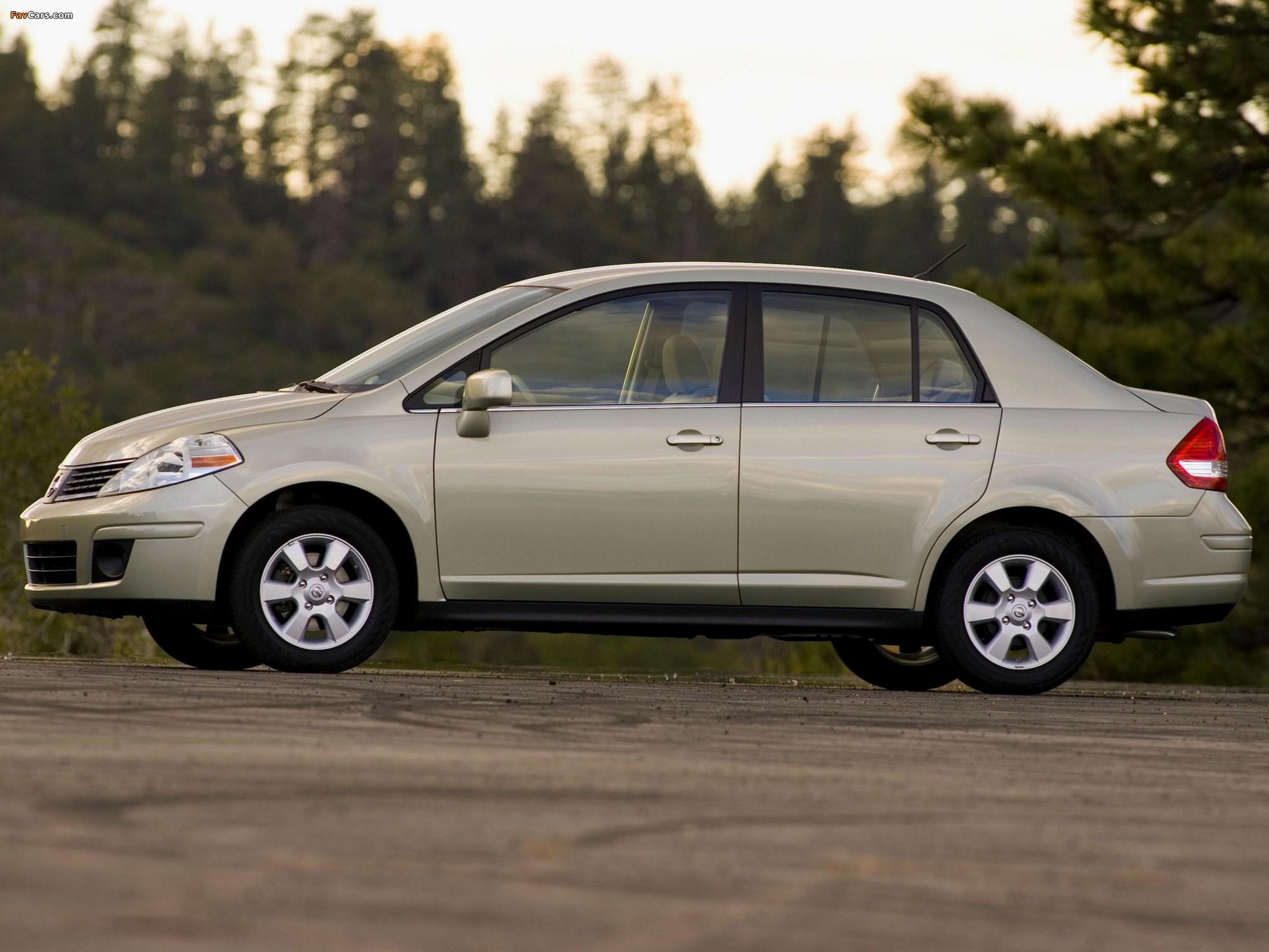 Pictures of Nissan Versa Sedan 2006–09 (2048 x 1536)