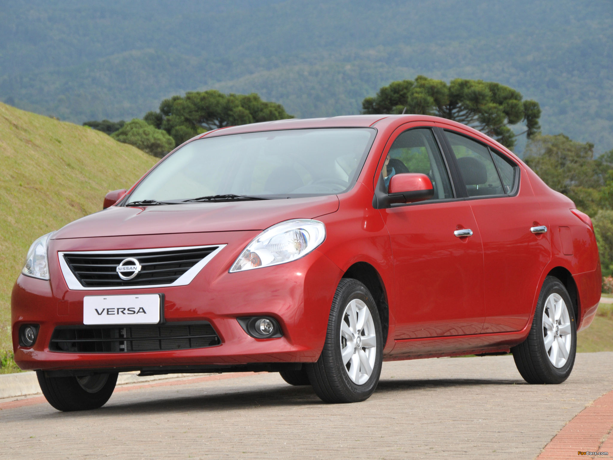 Nissan Versa Sedan BR-spec (B17) 2011 wallpapers (2048 x 1536)