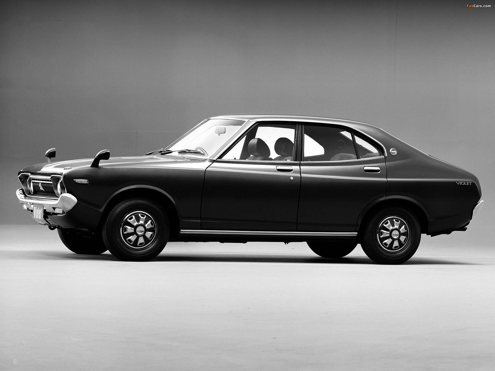 Images of Nissan Violet SSS Sedan (710) 1973–76 (2048 x 1536)