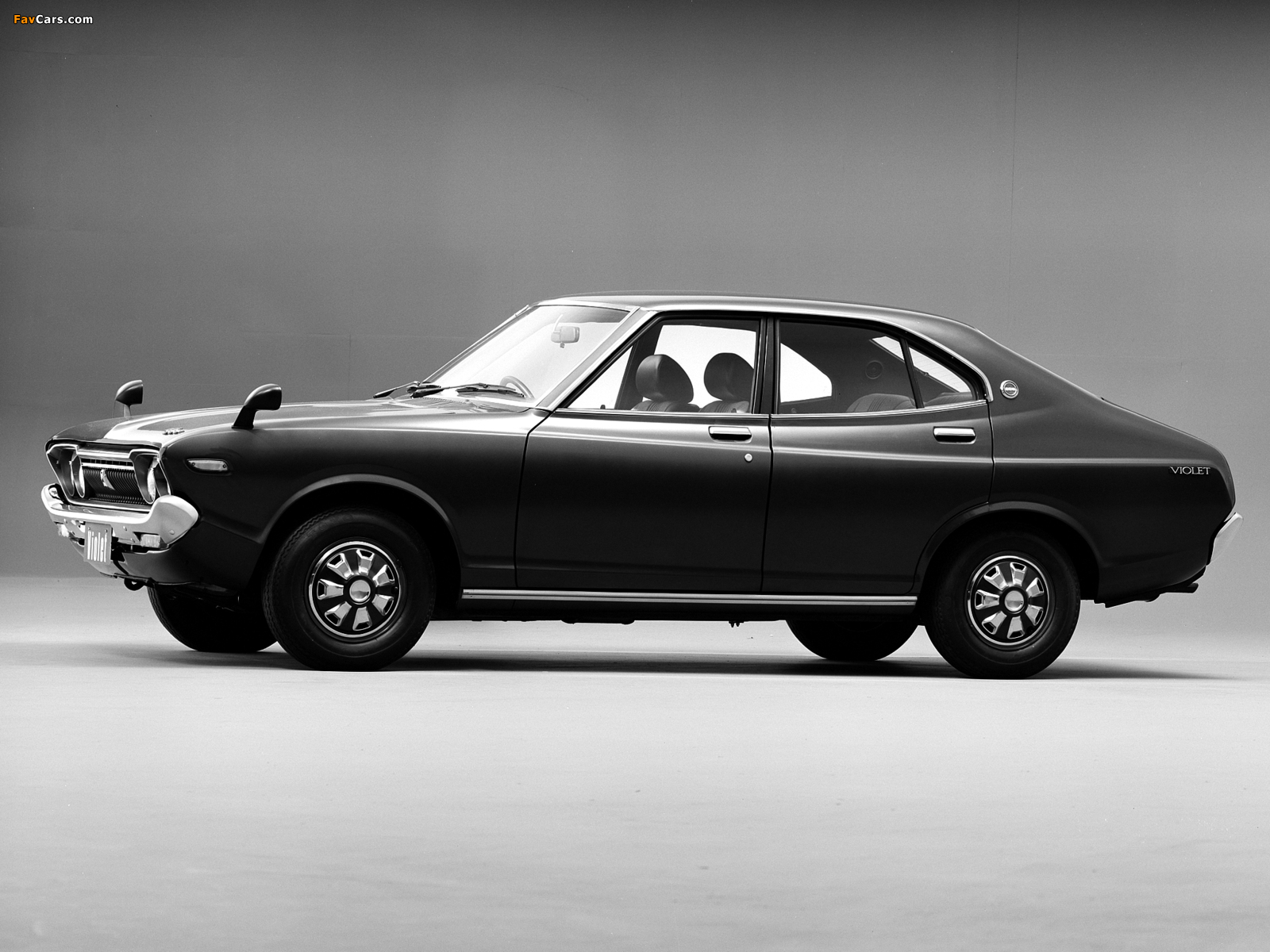 Images of Nissan Violet SSS Sedan (710) 1973–76 (1600 x 1200)