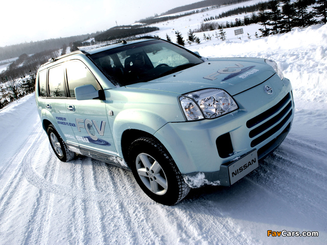 Images of Nissan X-Trail FCV 2002 (640 x 480)