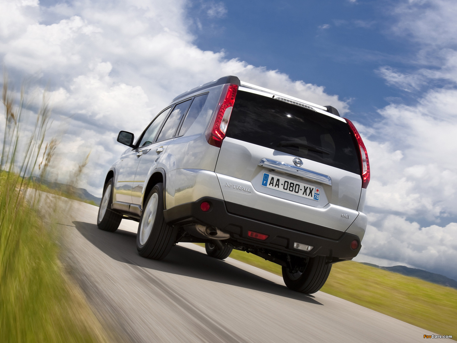 Nissan X-Trail (T31) 2010 images (1600 x 1200)