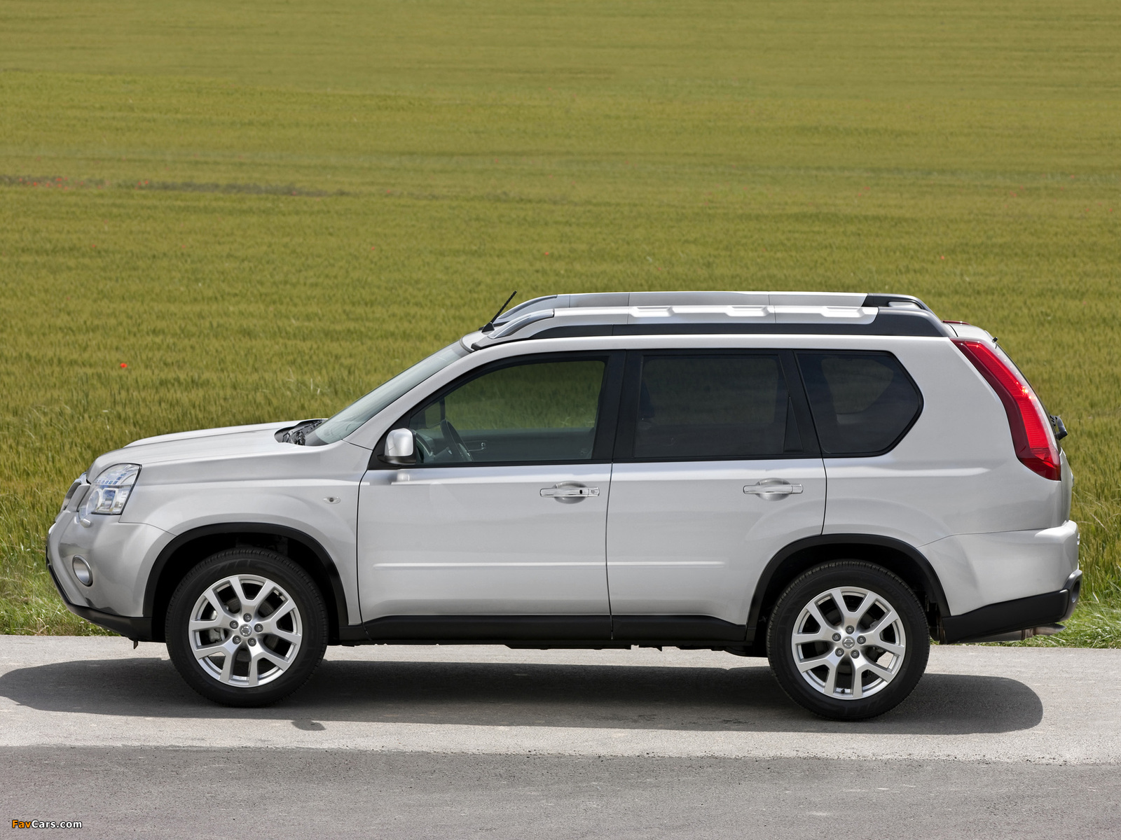 Nissan X-Trail (T31) 2010 images (1600 x 1200)