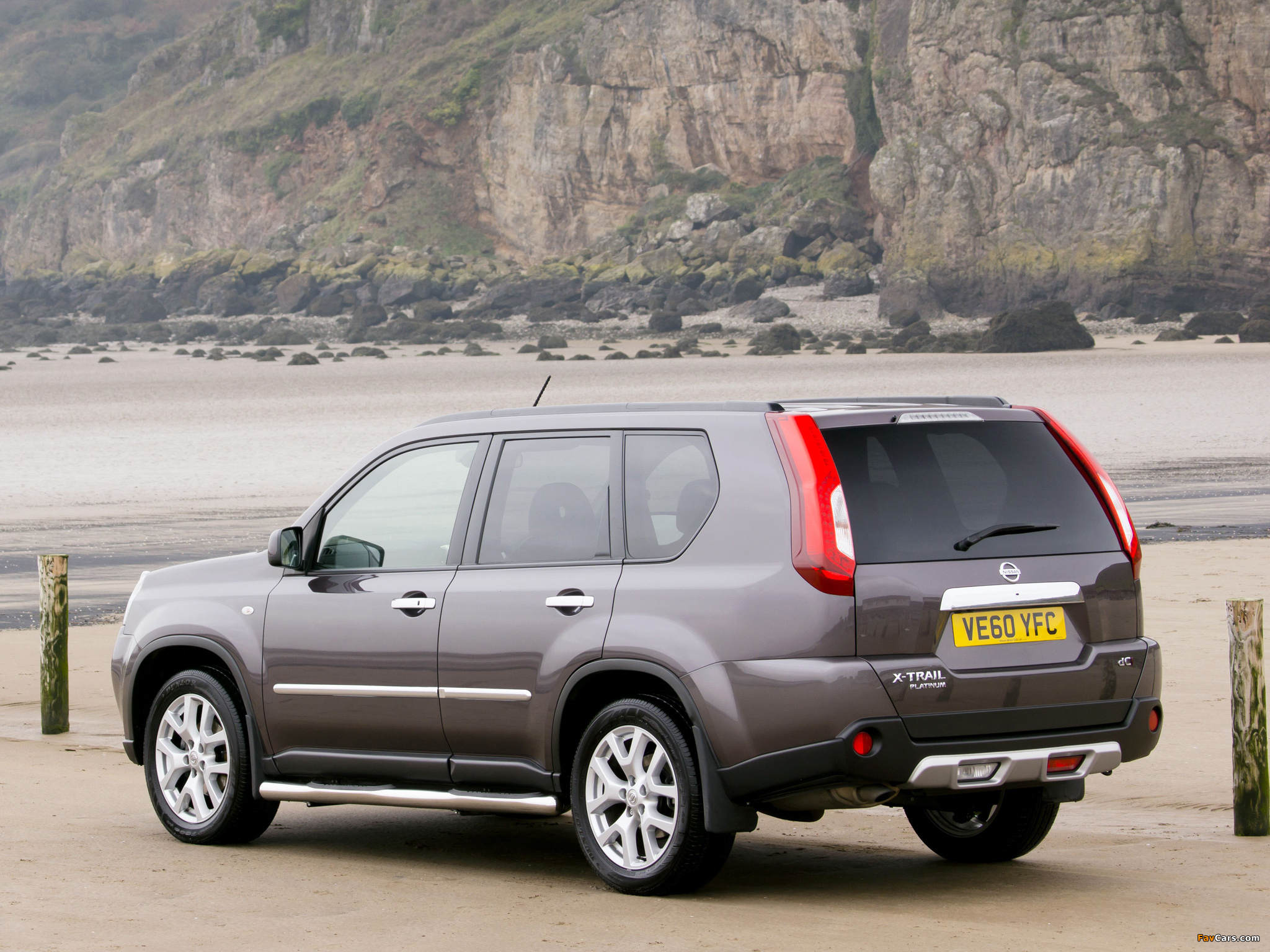 Photos of Nissan X-Trail Platinum Edition UK-spec (T31) 2011–12 (2048 x 1536)