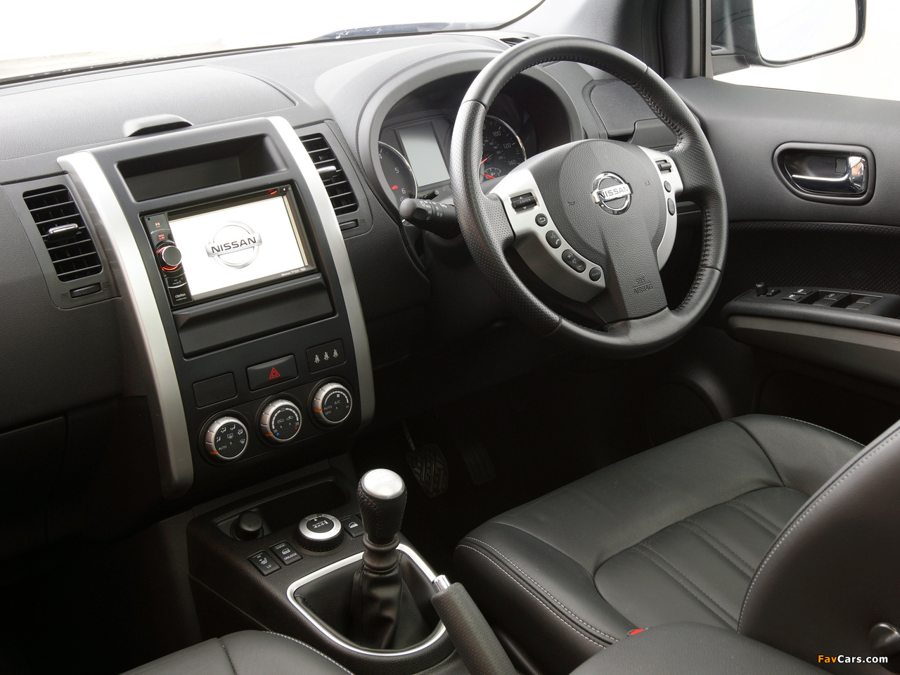Pictures of Nissan X-Trail Platinum Edition UK-spec (T31) 2011–12 (1280 x 960)
