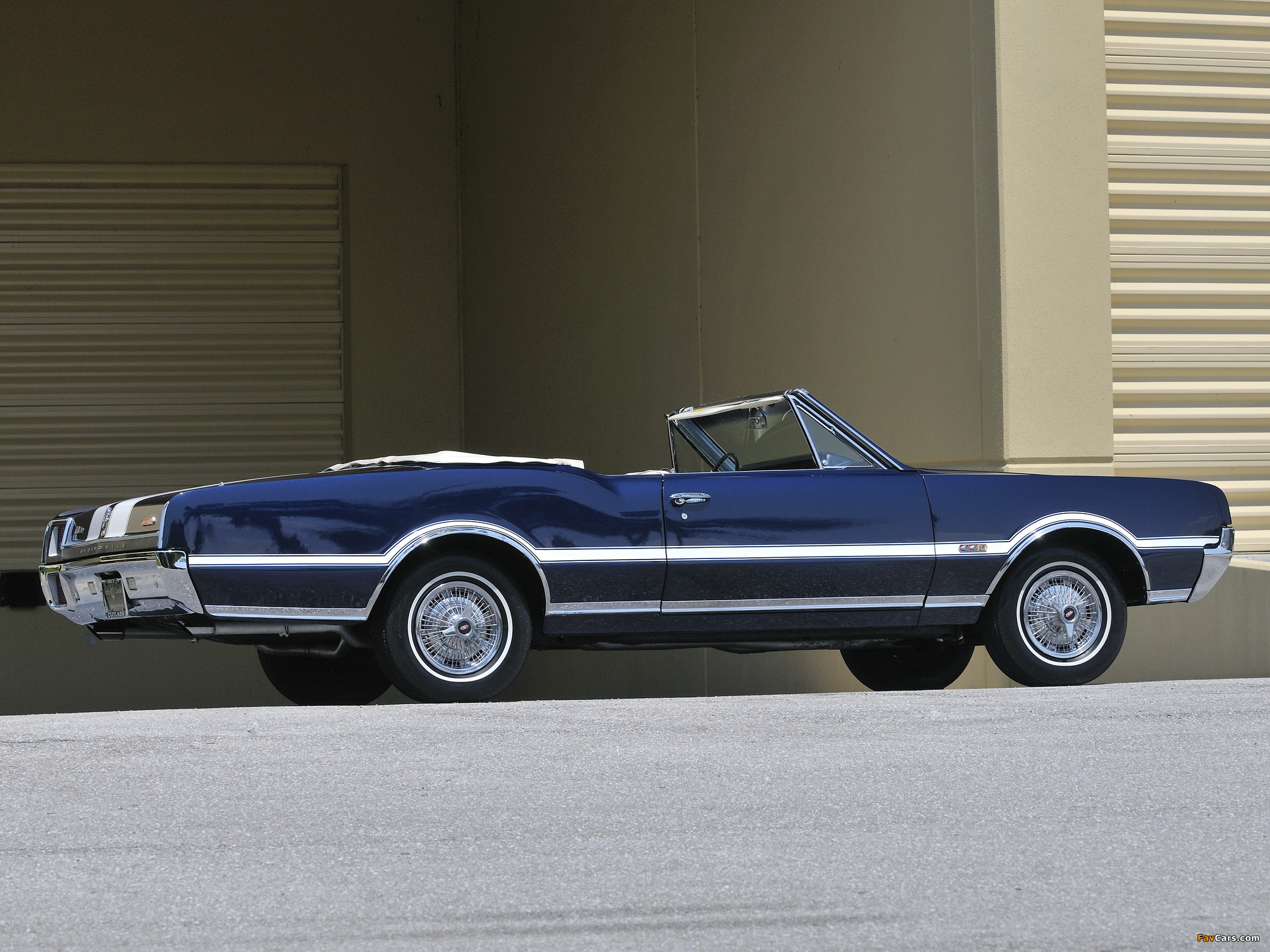 Images of Oldsmobile Cutlass 442 Convertible (3867) 1967 (2048 x 1536)