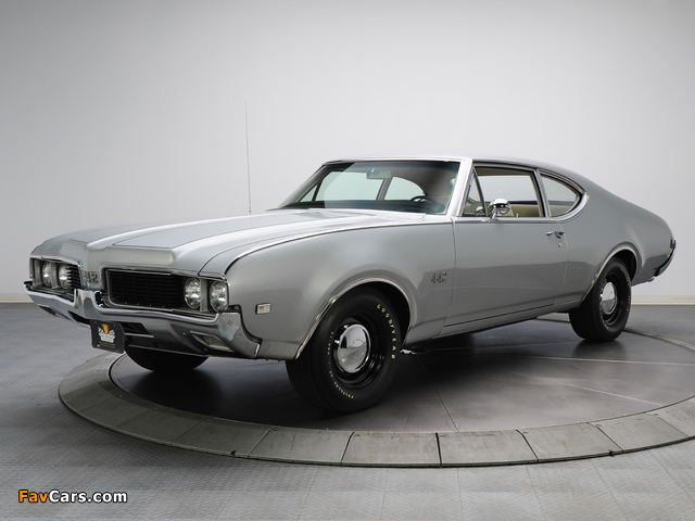 Images of Oldsmobile 442 Sport Coupe (4477) 1969 (640 x 480)