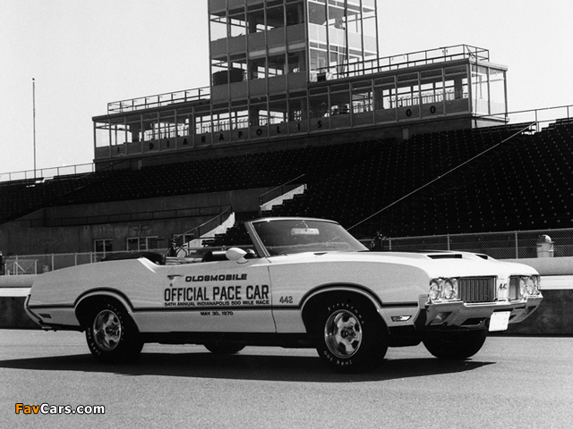 Images of Oldsmobile 442 Convertible Indy 500 Pace Car (4467) 1970 (640 x 480)