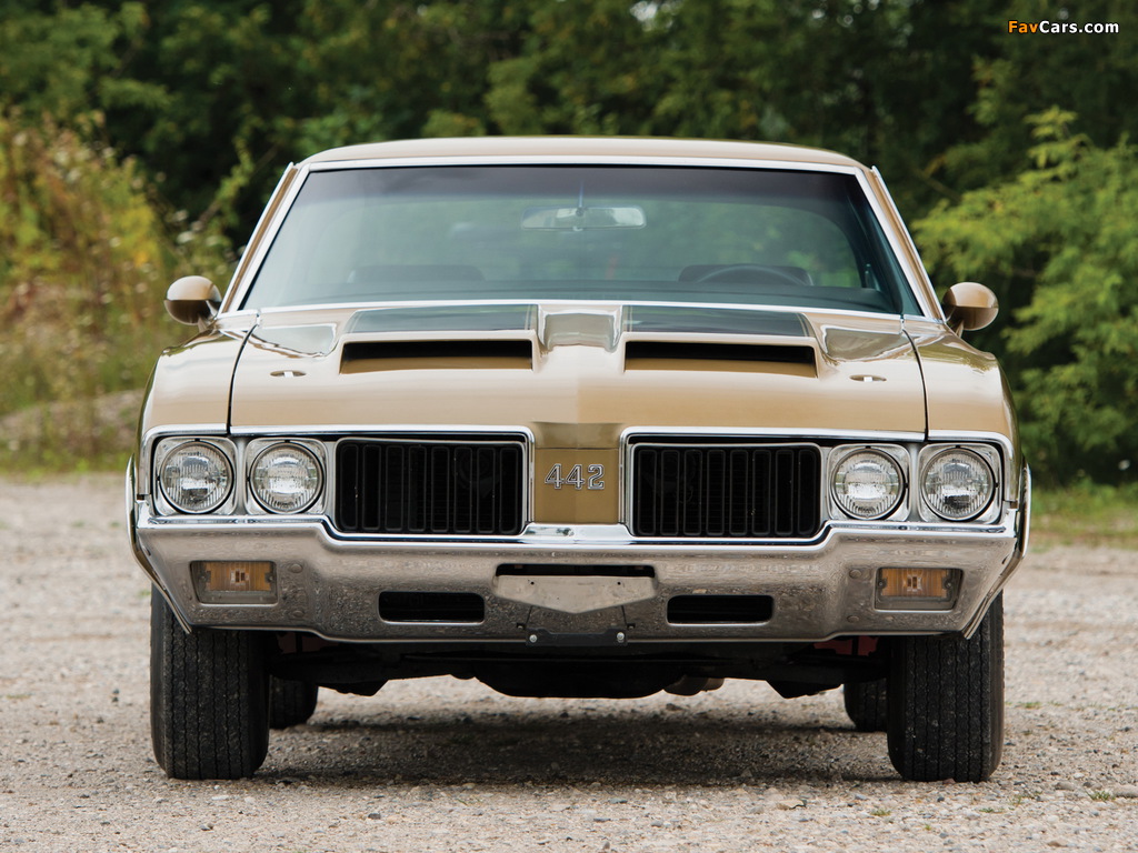 Photos of Oldsmobile 442 W-30 Holiday Coupe (4487) 1970 (1024 x 768)