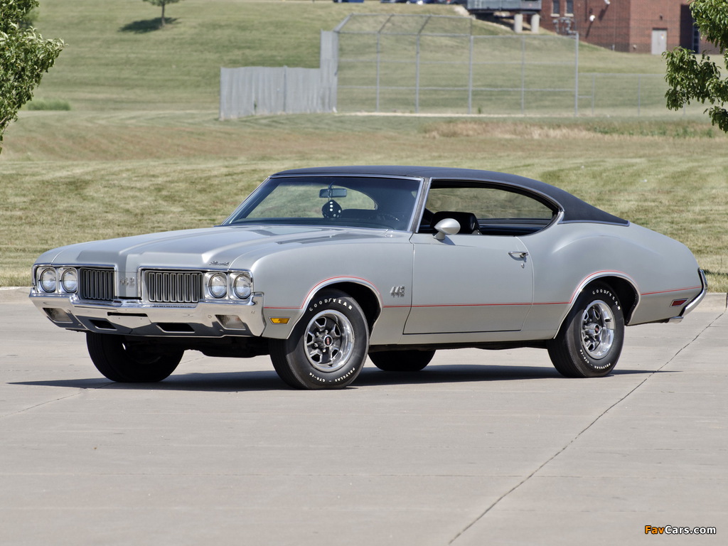 Photos of Oldsmobile 442 Holiday Coupe (4487) 1970 (1024 x 768)
