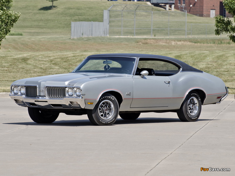 Photos of Oldsmobile 442 Holiday Coupe (4487) 1970 (800 x 600)