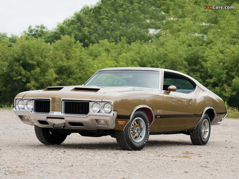 Photos of Oldsmobile 442 W-30 Holiday Coupe (4487) 1970 (800 x 600)