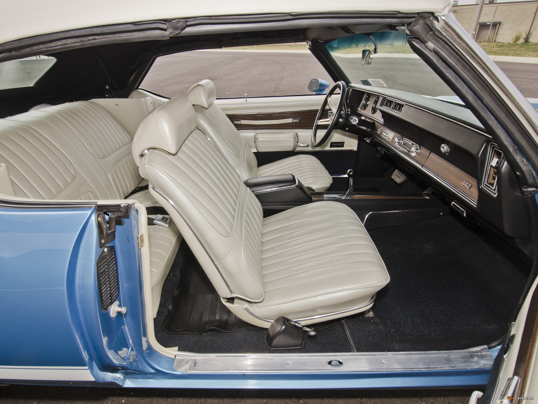 Photos of Oldsmobile 442 W-30 Convertible (4467) 1971 (2048 x 1536)