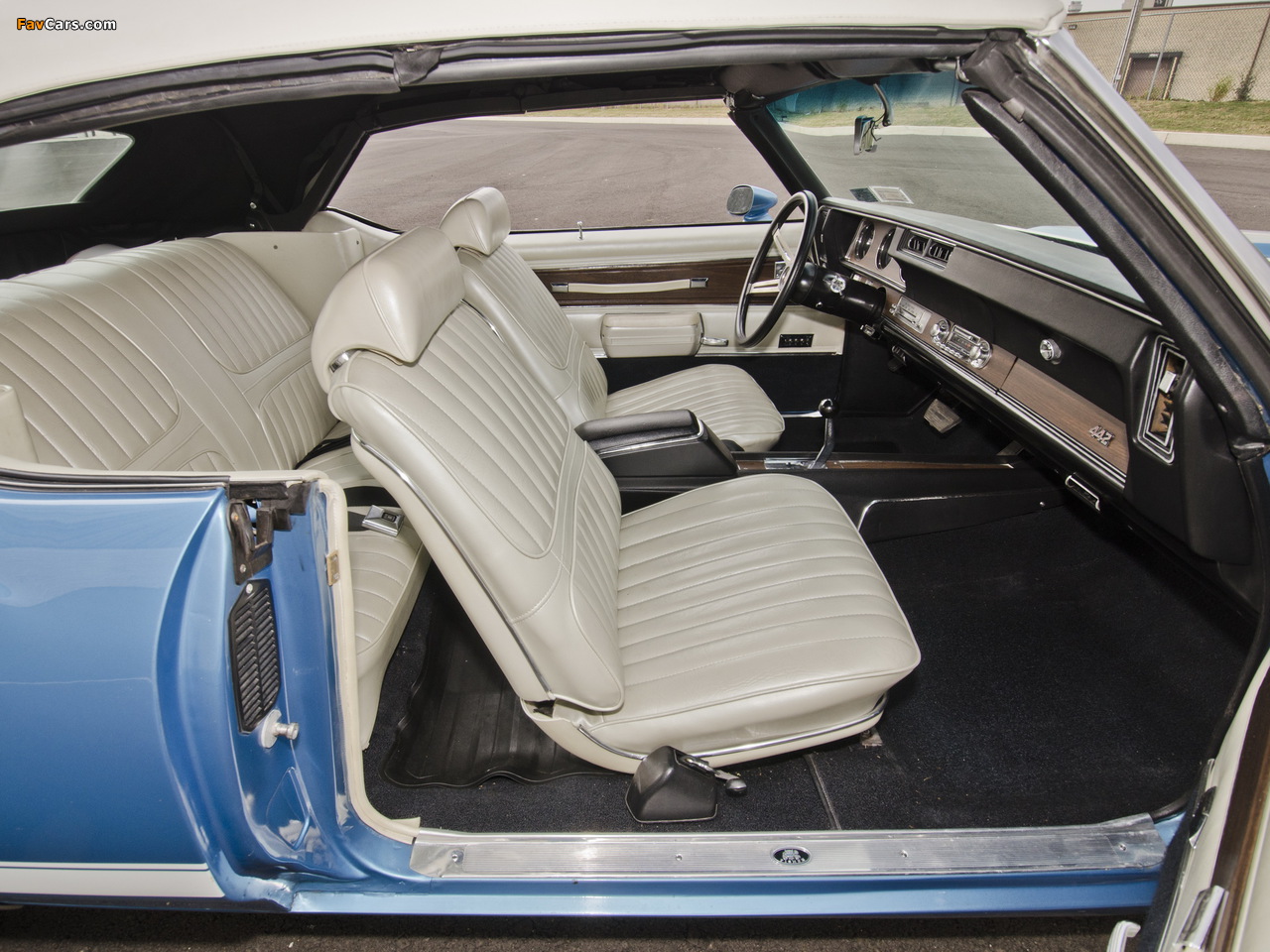 Photos of Oldsmobile 442 W-30 Convertible (4467) 1971 (1280 x 960)