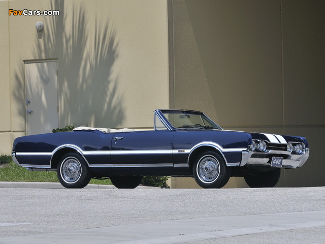 Pictures of Oldsmobile Cutlass 442 Convertible (3867) 1967 (640 x 480)