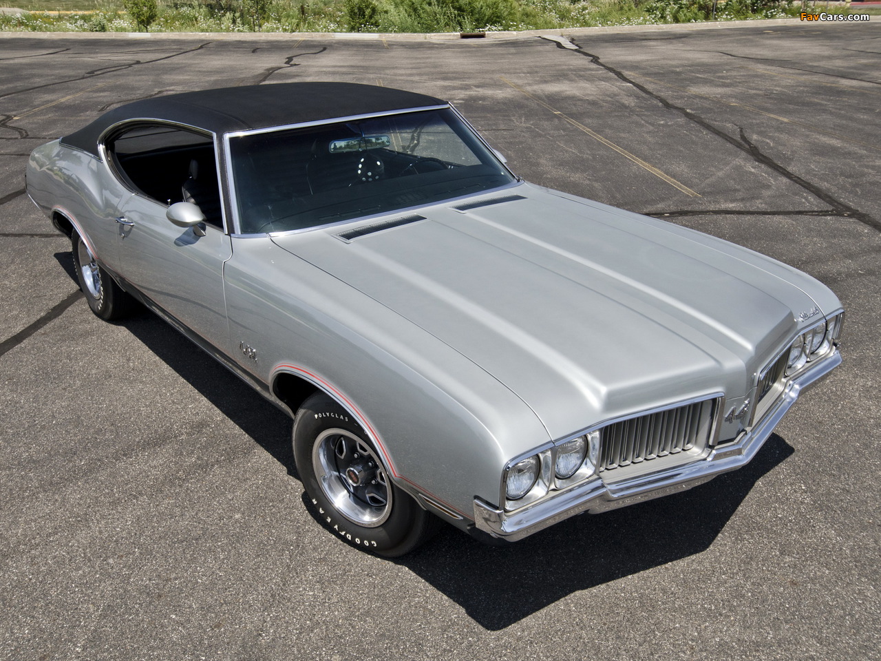 Pictures of Oldsmobile 442 Holiday Coupe (4487) 1970 (1280 x 960)