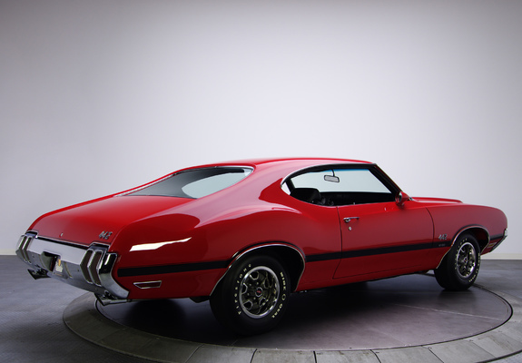 Pictures of Oldsmobile 442 W-30 Holiday Coupe (4487) 1970