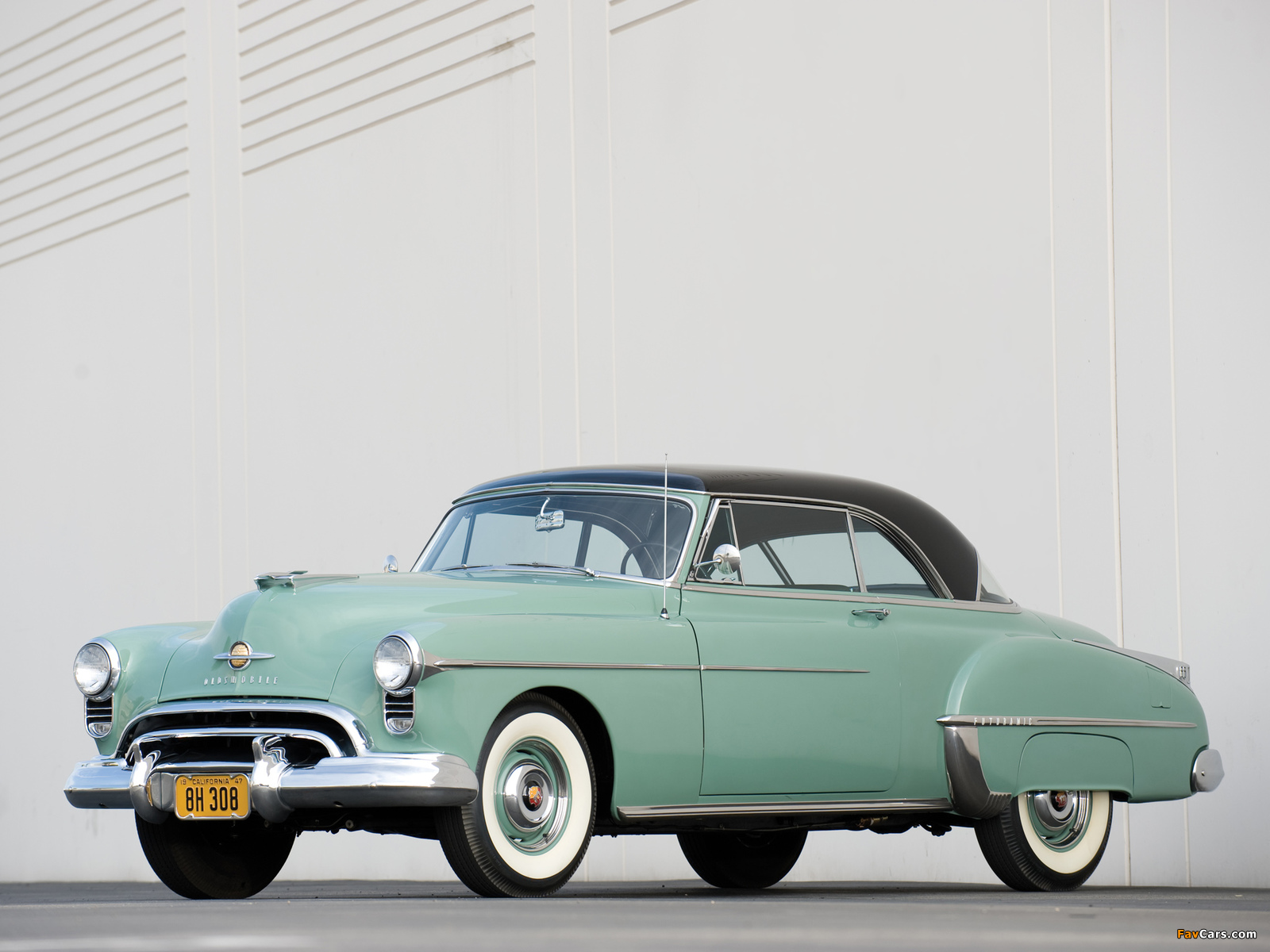 Images of Oldsmobile Futuramic 88 Holiday Coupe (3737) 1950 (1600 x 1200)
