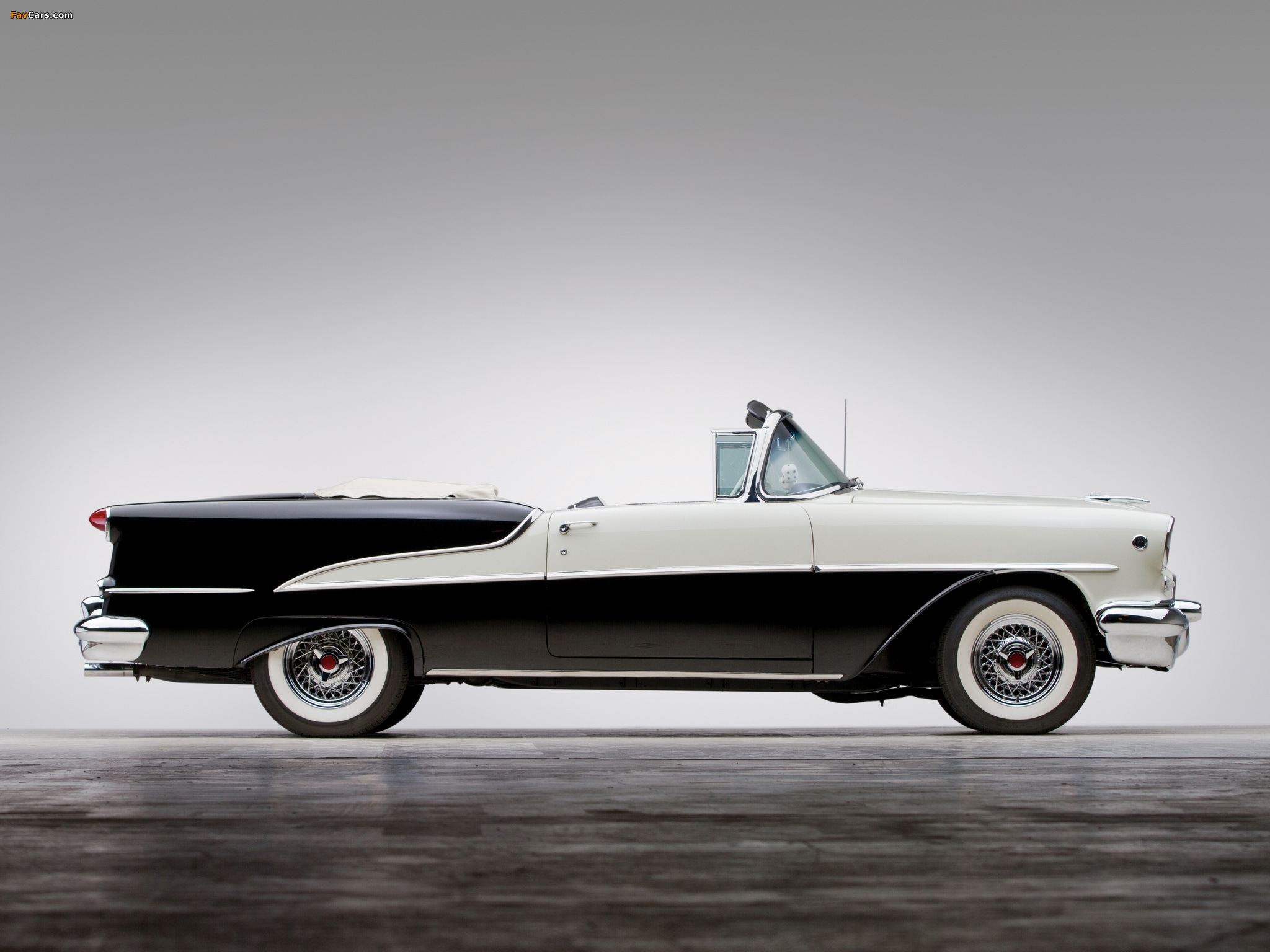 Images of Oldsmobile Super 88 Convertible (3667DTX) 1955 (2048 x 1536)