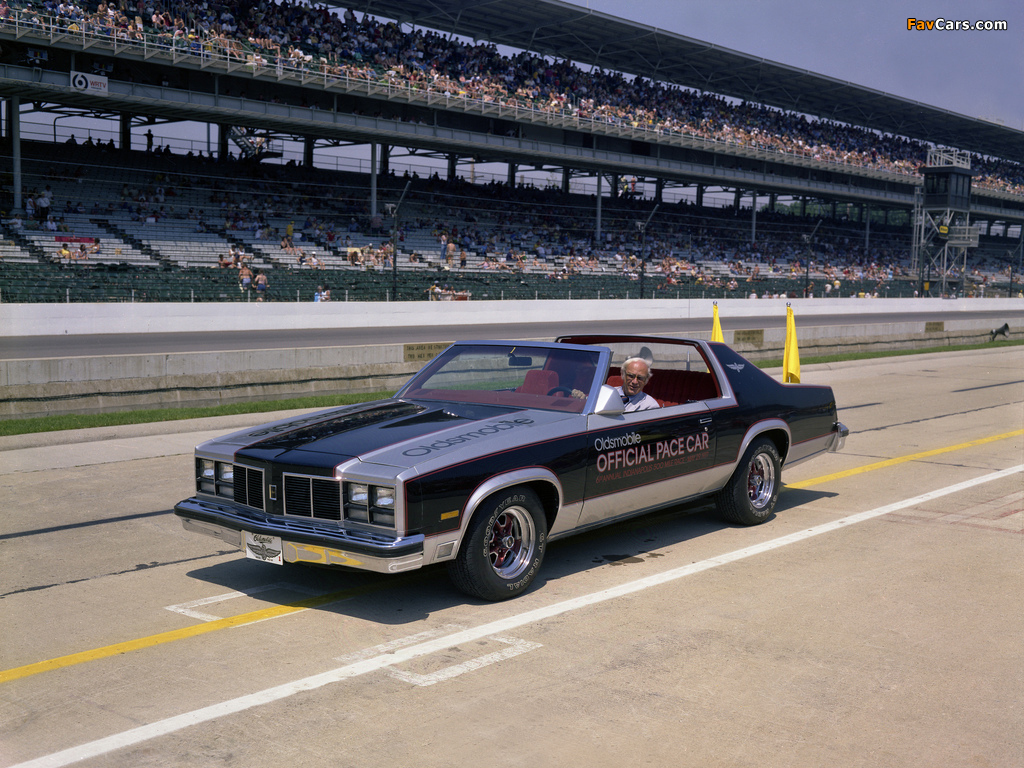 Oldsmobile Delta 88 Indy 500 Pace Car 1977 photos (1024 x 768)