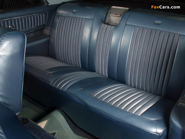 Photos of Oldsmobile Super 88 2-door Holiday Hardtop (3547) 1963 (640 x 480)