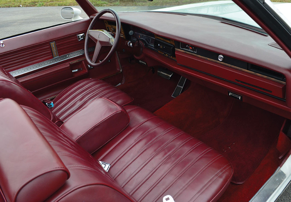 Photos of Oldsmobile Delta 88 Royale Convertible (N67) 1975