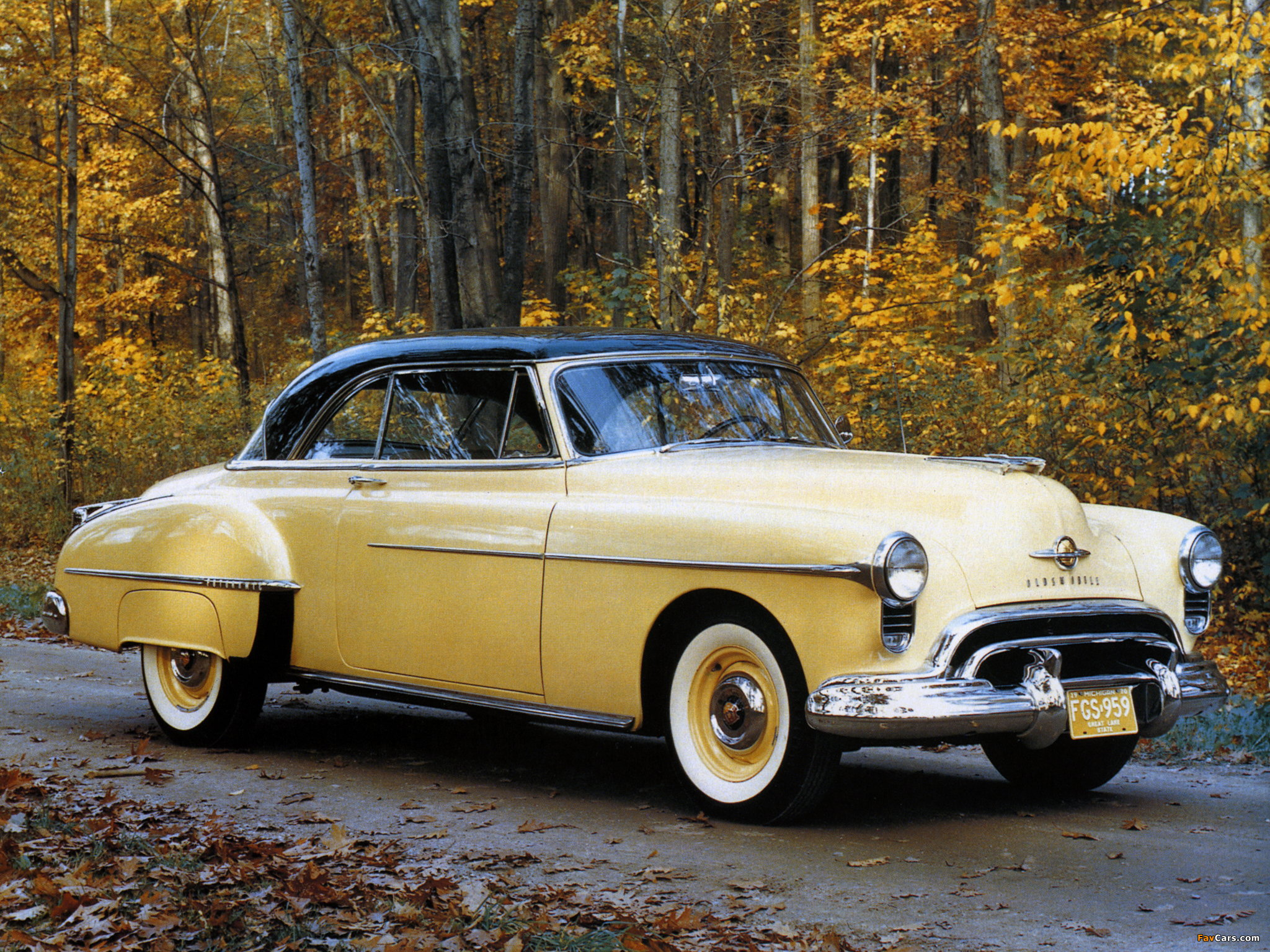 Pictures of Oldsmobile Futuramic 88 Holiday Coupe (3737) 1950 (2048 x 1536)