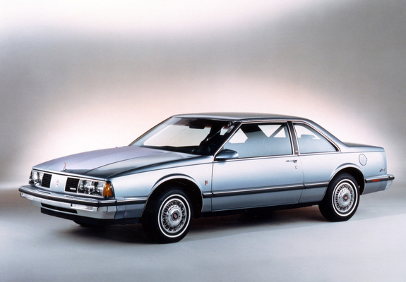 Pictures of Oldsmobile Delta 88 Royale Coupe 1986–88