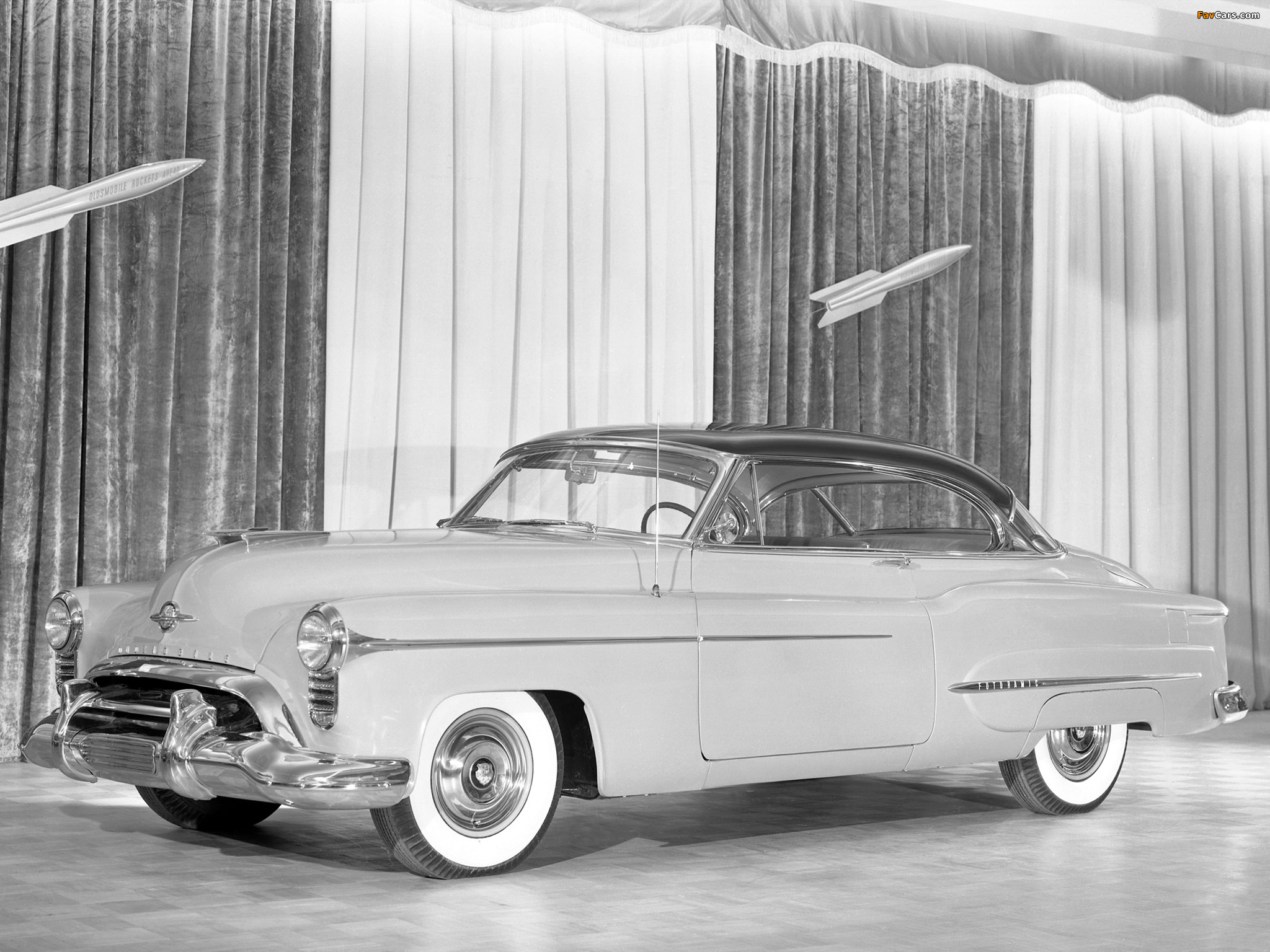 Images of Oldsmobile 98 Holiday Coupe (3837) 1950 (2048 x 1536)