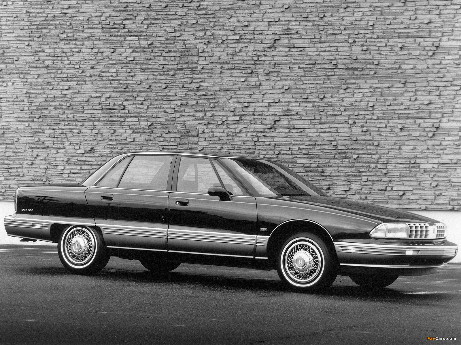 Images of Oldsmobile Ninety-Eight 1991–96 (1600 x 1200)