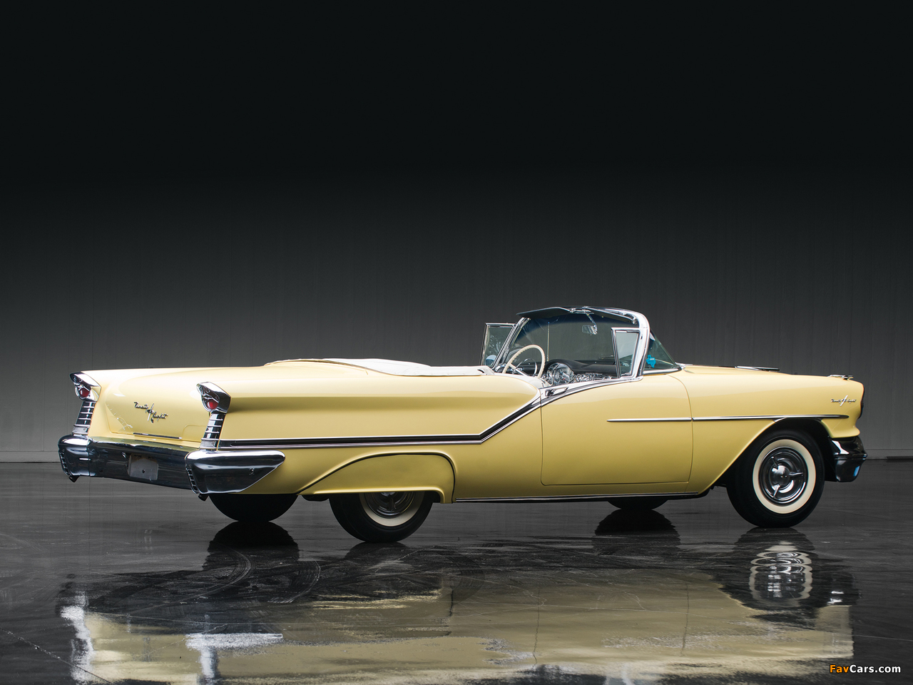 Oldsmobile Starfire 98 Convertible (3067DX) 1957 pictures (1280 x 960)