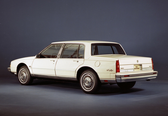 Oldsmobile Ninety-Eight Regency Sedan 1985–86 wallpapers