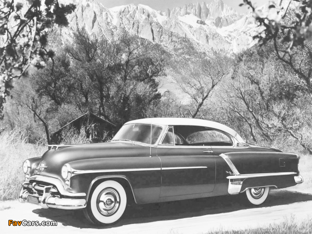 Photos of Oldsmobile Deluxe 98 Holiday Coupe (3037D) 1952 (640 x 480)