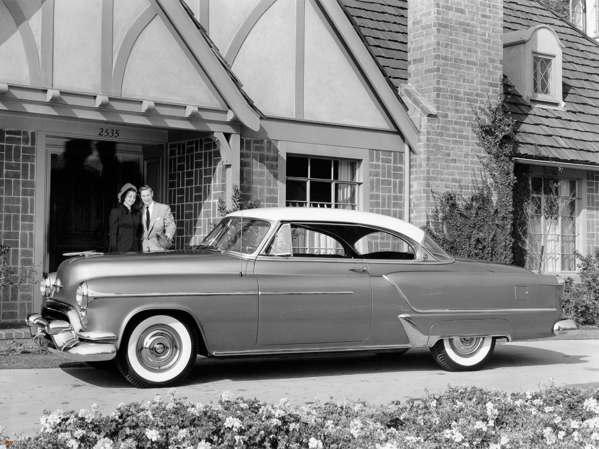 Photos of Oldsmobile 98 Holiday Coupe (3037DX) 1953 (2048 x 1536)