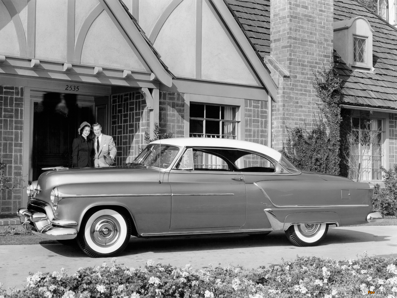 Photos of Oldsmobile 98 Holiday Coupe (3037DX) 1953 (1600 x 1200)