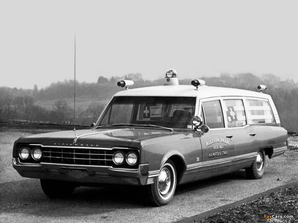 Photos of Cotner-Bevington Oldsmobile Cotington Ambulance 1965 (1024 x 768)
