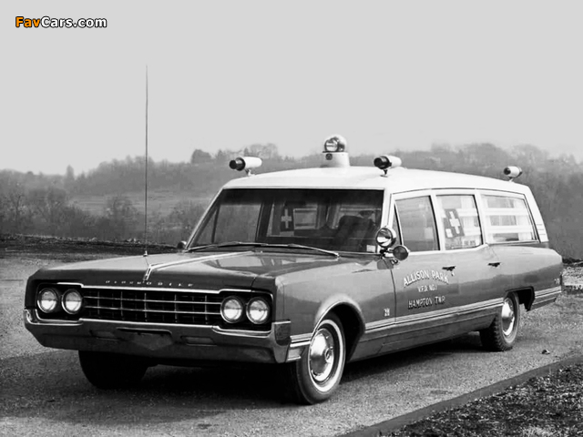Photos of Cotner-Bevington Oldsmobile Cotington Ambulance 1965 (640 x 480)
