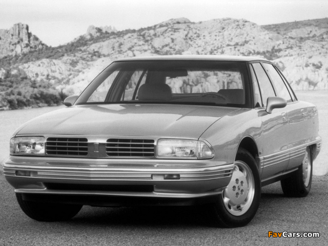 Pictures of Oldsmobile Ninety-Eight 1991–96 (640 x 480)