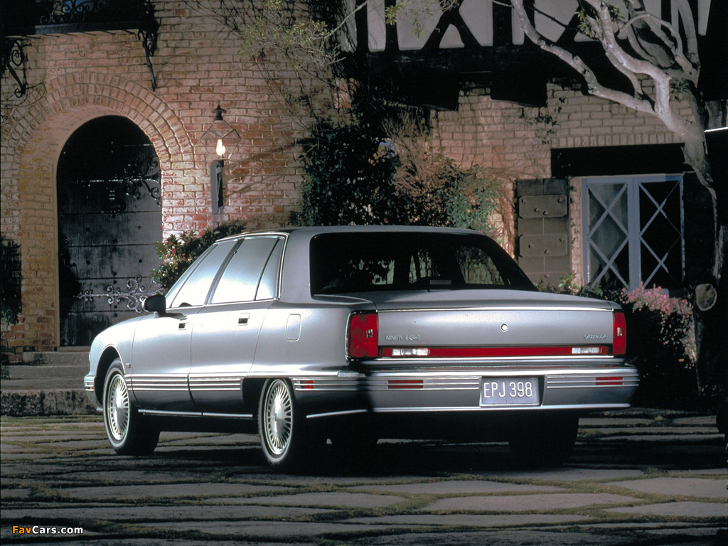 Oldsmobile Ninety-Eight 1991–96 wallpapers (1024 x 768)