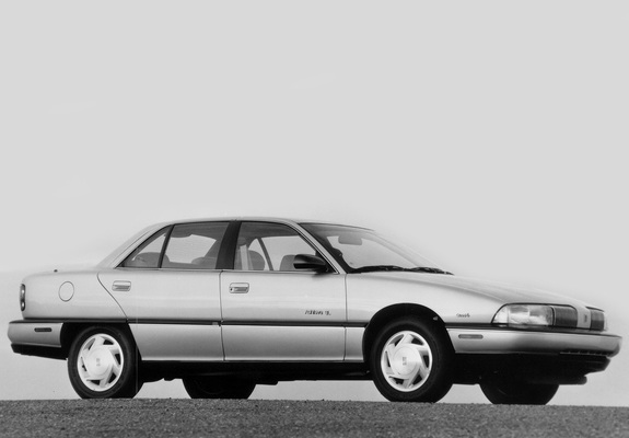 Oldsmobile Achieva 1992–98 photos