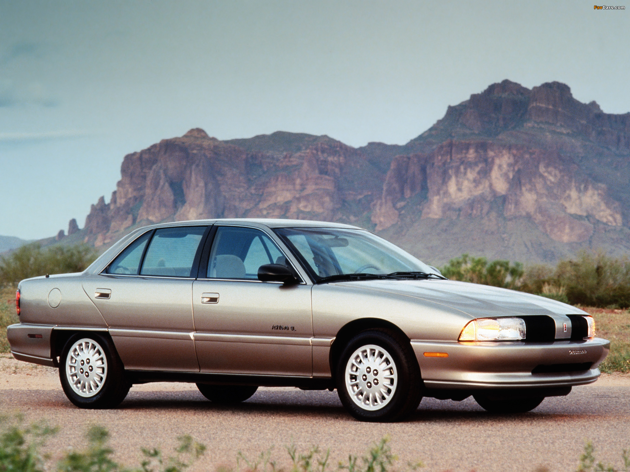 Photos of Oldsmobile Achieva 1992–97 (2048 x 1536)