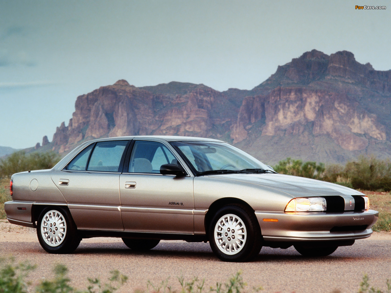 Photos of Oldsmobile Achieva 1992–97 (1280 x 960)