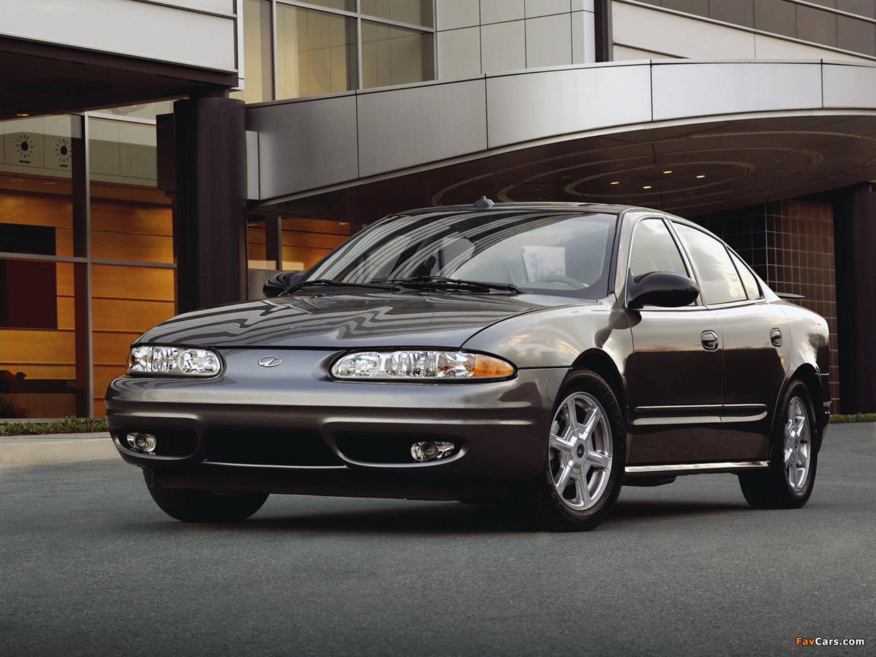 Images of Oldsmobile Alero Sedan 1998–2004 (1280 x 960)