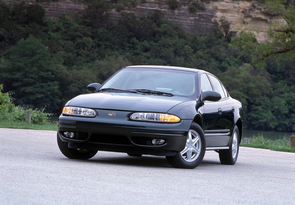 Oldsmobile Alero Sedan 1998–2004 photos