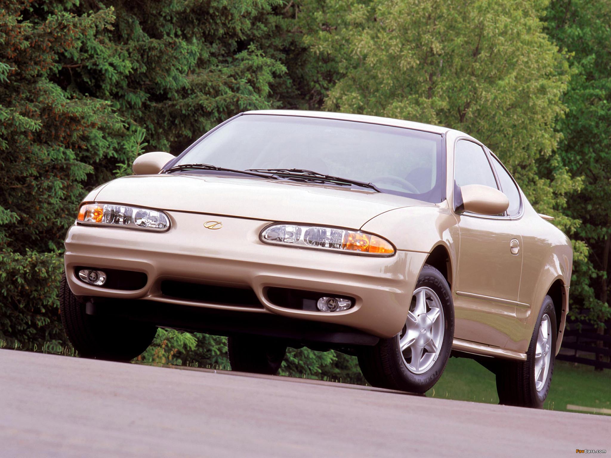 Oldsmobile Alero Coupe 1998–2004 pictures (2048 x 1536)